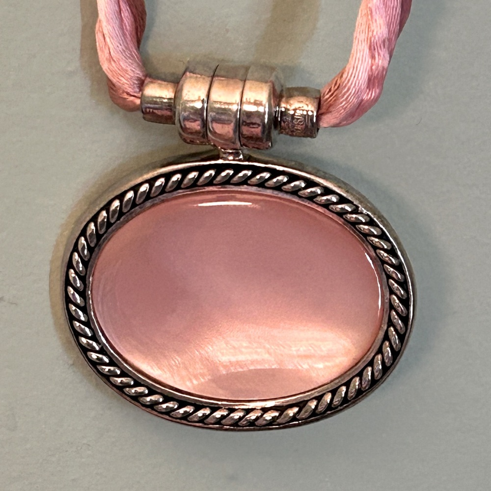 Vintage ESPO pink MOP 925 snap pendant necklace with pink silk cord. 16 inches. - Picture 3 of 6